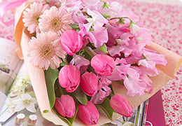 チューリップを使った花束