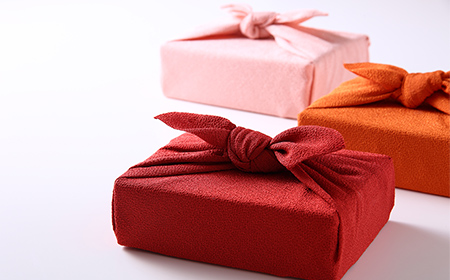 お歳暮の風呂敷包み