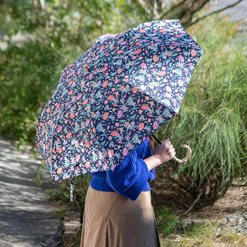リバティプリント「日傘（晴雨兼用）」とそのまま飾れるブーケのセット