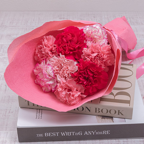 ピンク色のカーネーションの花束「いつもありがとう」